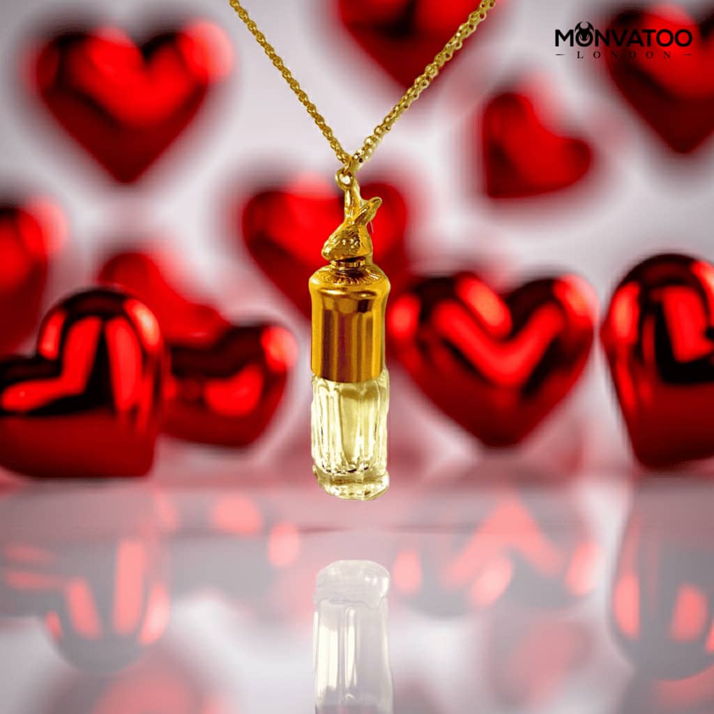 Fantasy-inspired perfume necklace for artistic luxury lovers