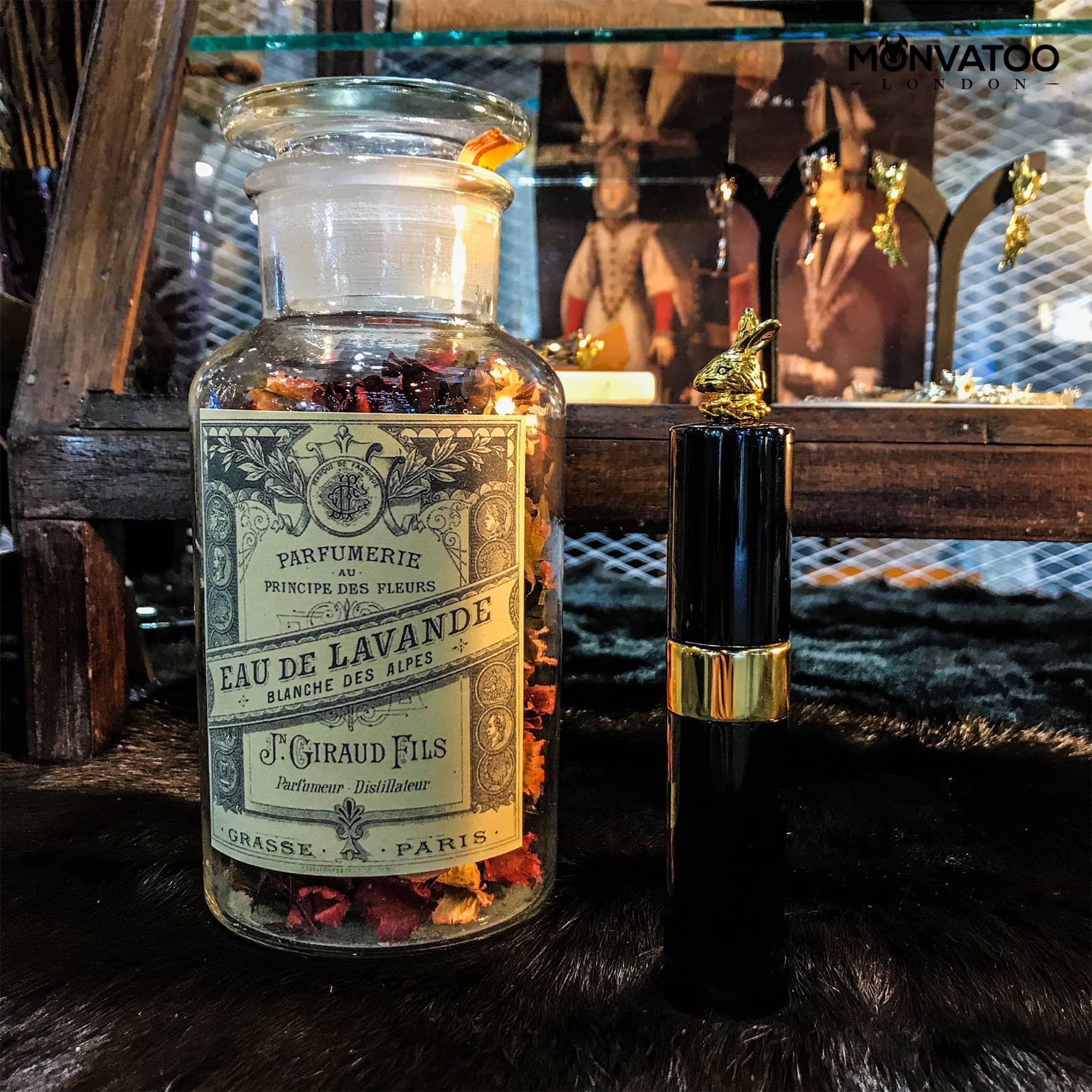Fantasy-inspired unisex extrait de parfum in travel size